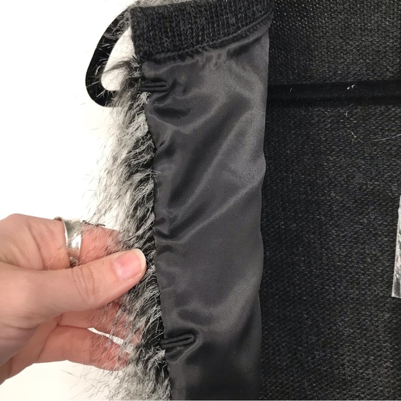 NWT Authentic Looking Long Hair Faux Fur Vest - Picture 7 of 11